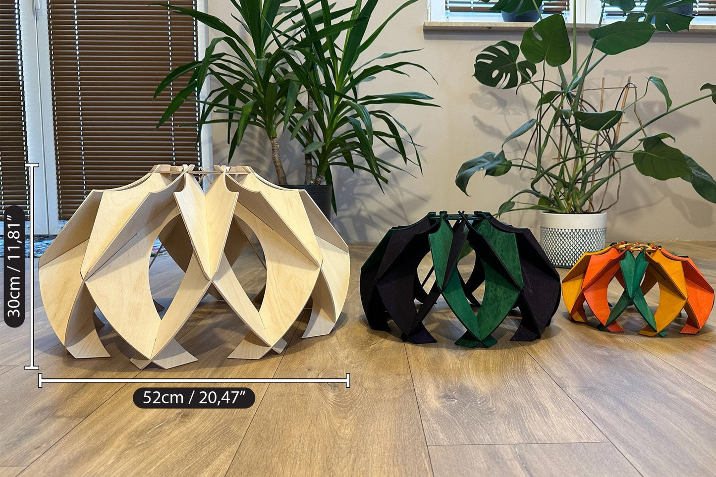 Comparison image showing three sizes of the flower-like wooden pendant lamps on the floor, with the large one measuring 52cm (20.47") in diameter and 30cm (11.81") in height.